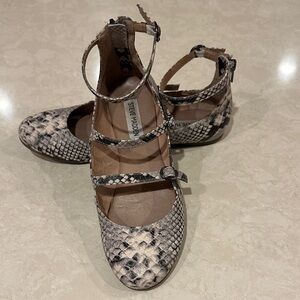 Steve Madden Women's Strappy Snakeskin Flats